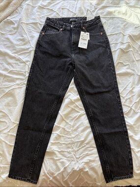 Zara High-Rise black mom Jeans